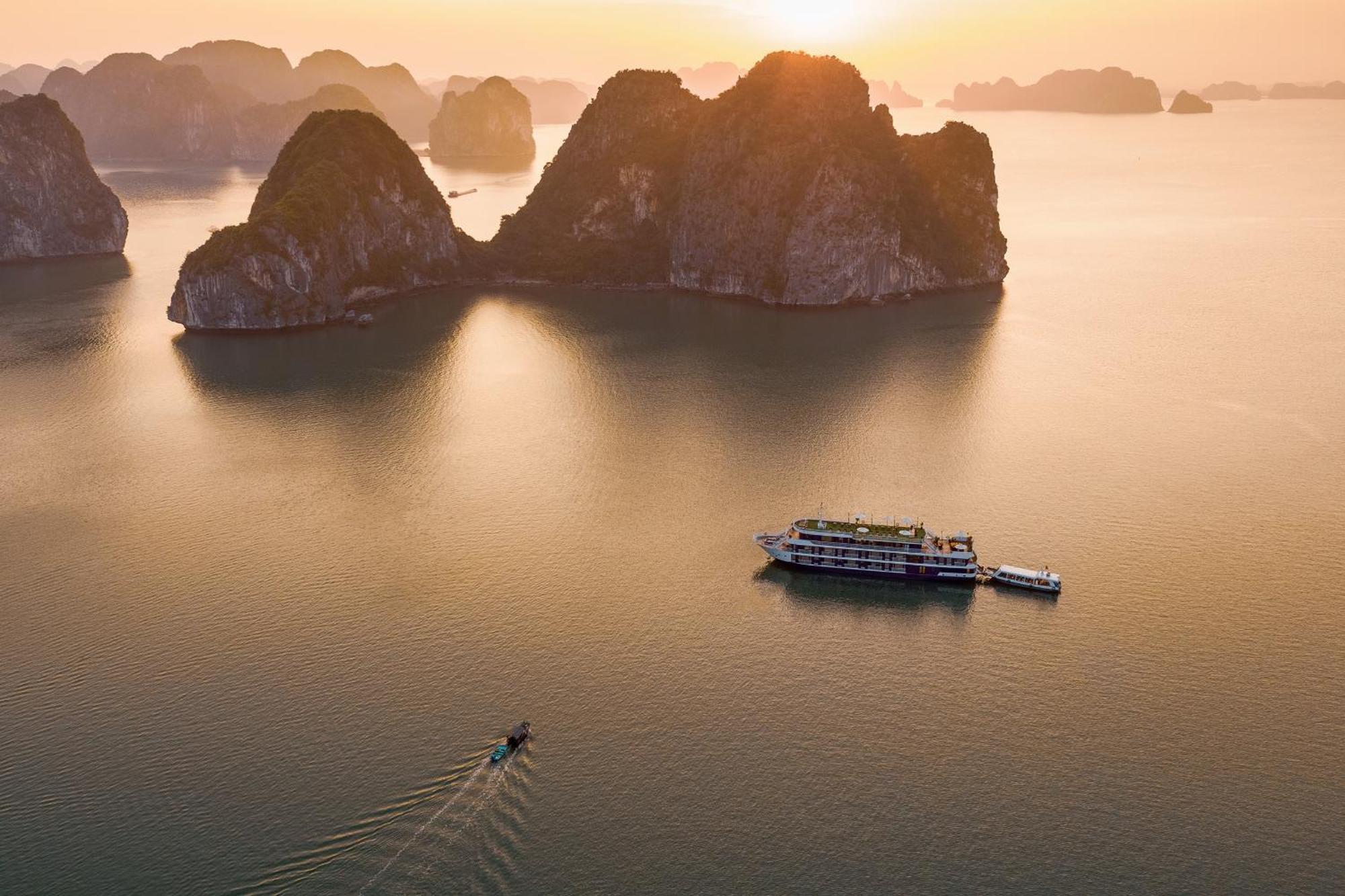 Hotel Halong Camellia Cruise Ha Long Esterno foto
