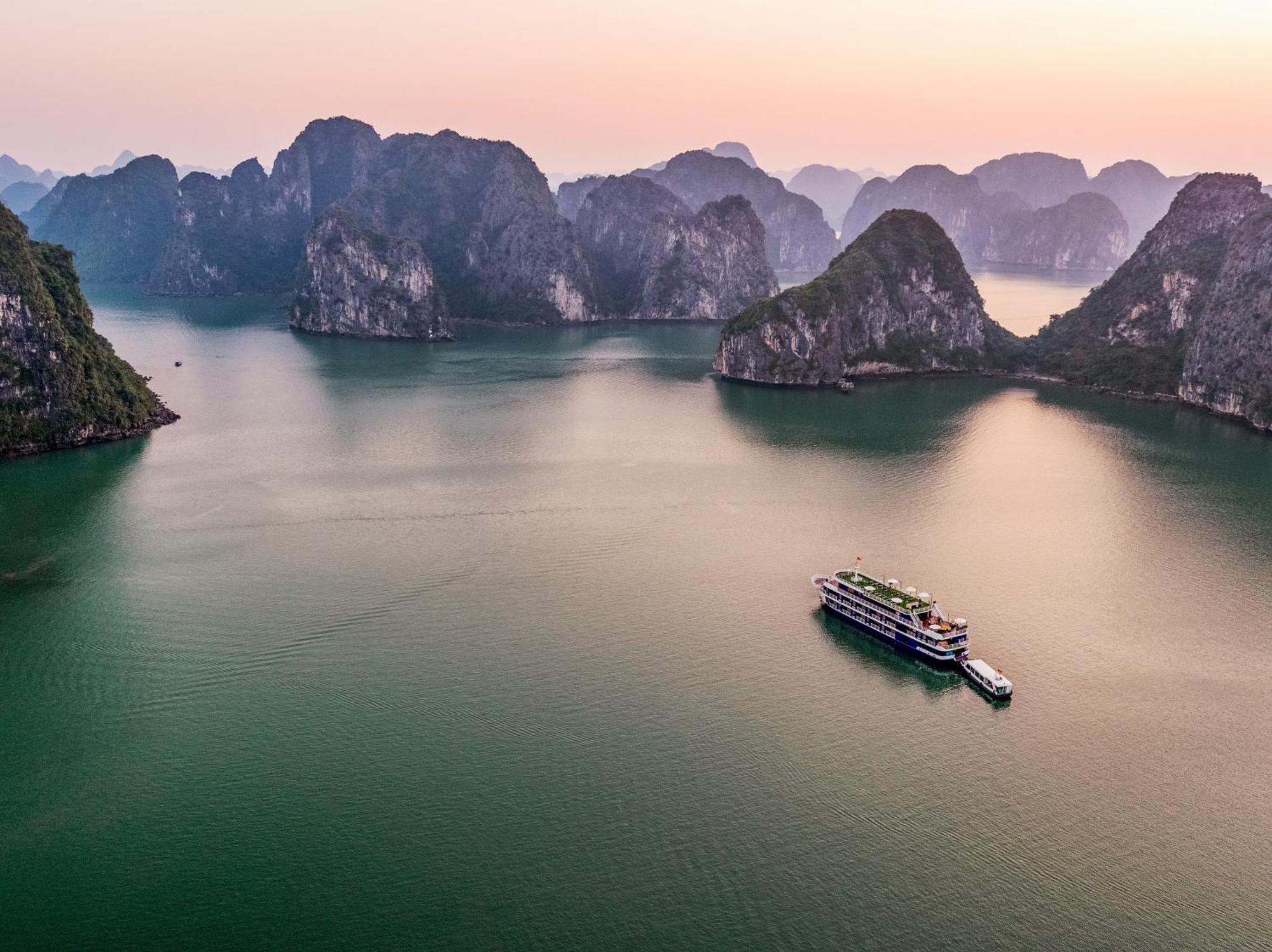 Hotel Halong Camellia Cruise Ha Long Esterno foto