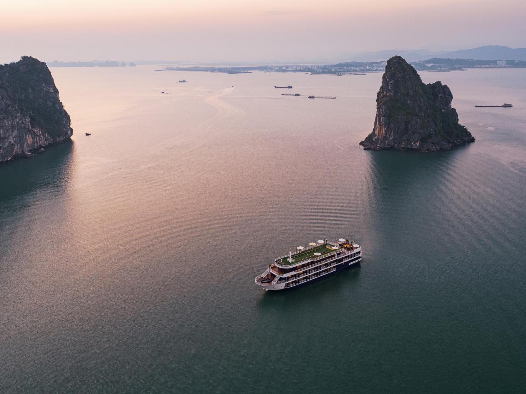 Hotel Halong Camellia Cruise Ha Long Esterno foto