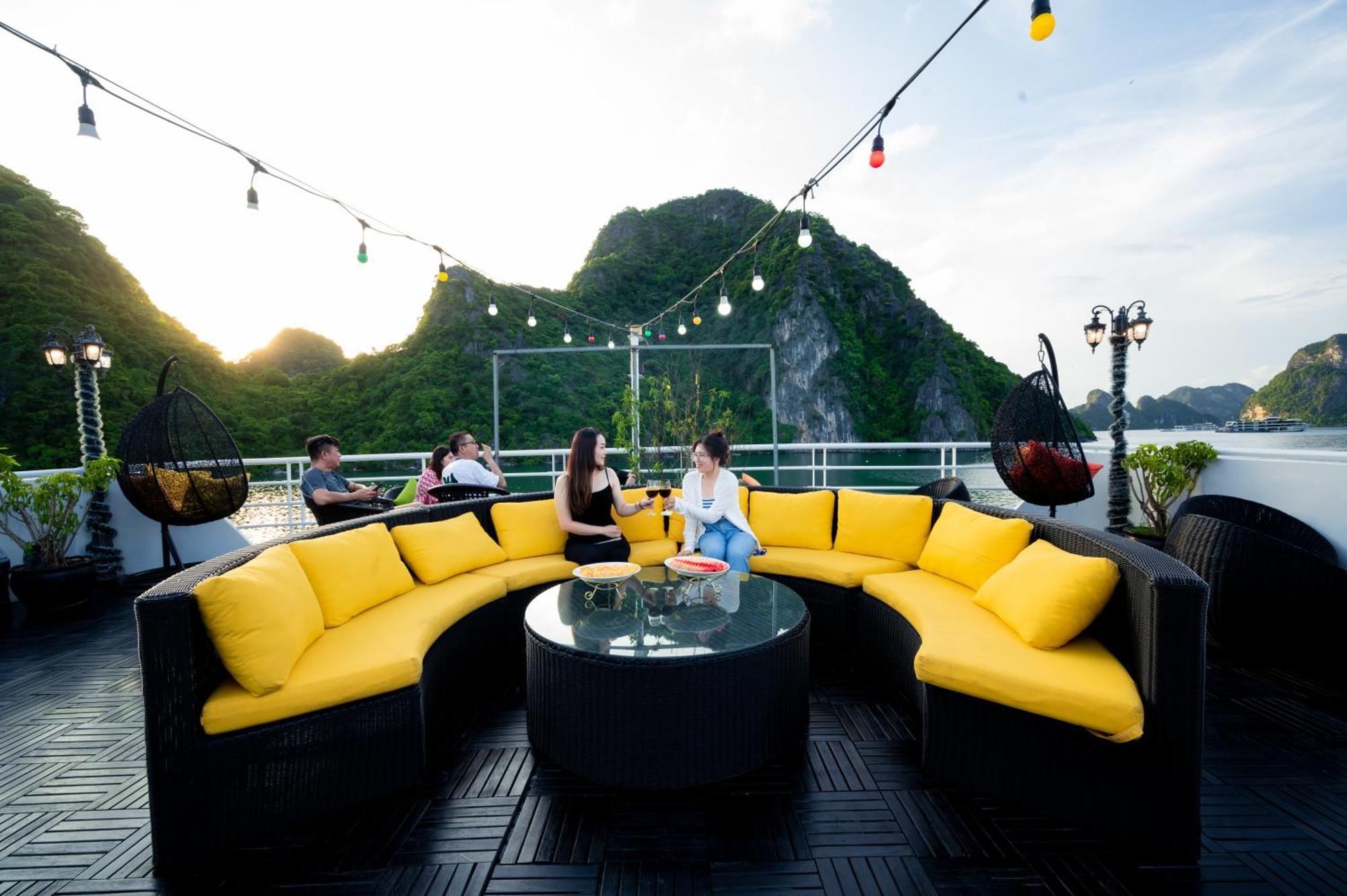 Hotel Halong Camellia Cruise Ha Long Esterno foto